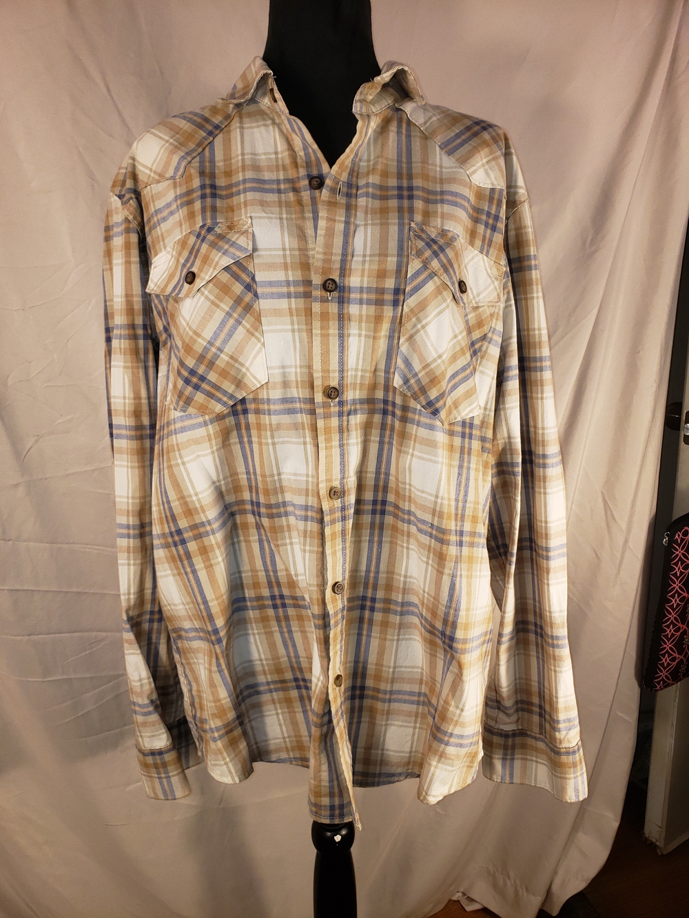Men's Wrangler Plaid Button-Up Shirt in Beige and Blue - L